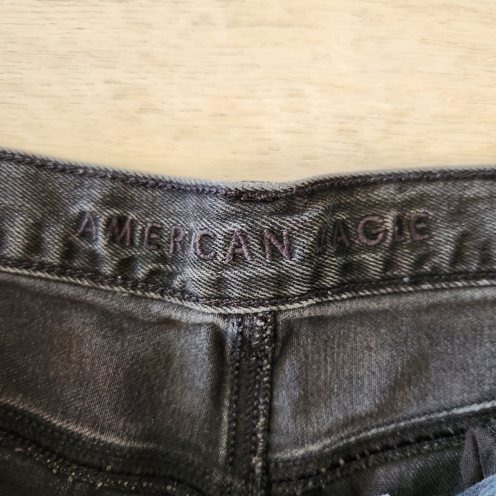 American Eagle Relaxed Mom Jean Womens Size 16 Long Faded Black Denim Destroyed - Picture 4 of 8